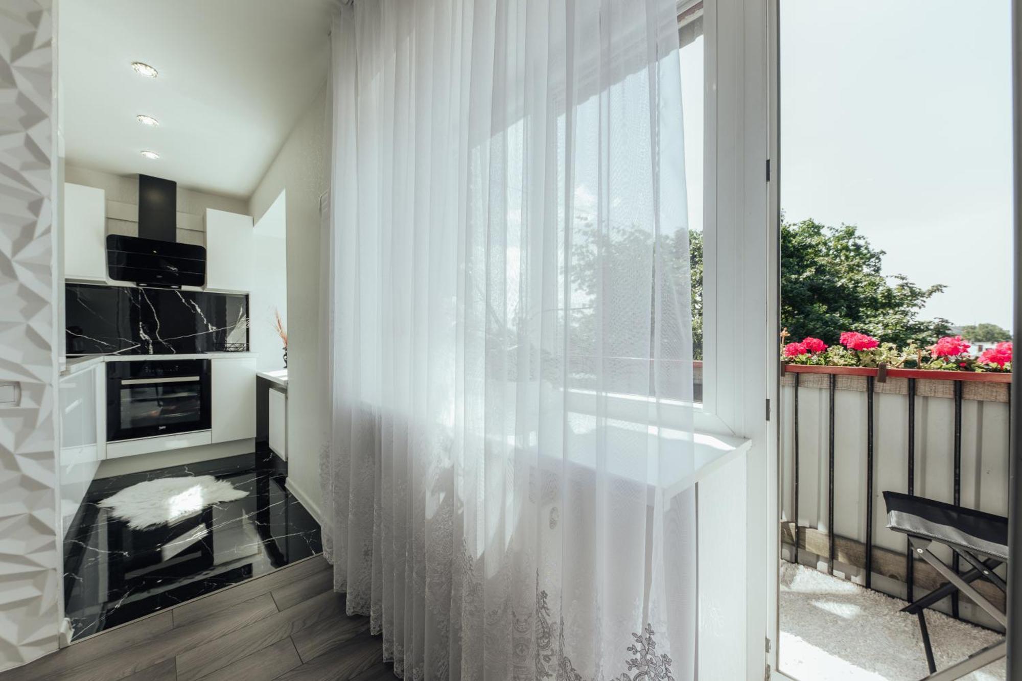 Snow White Center Appartment Liepaja Exterior photo
